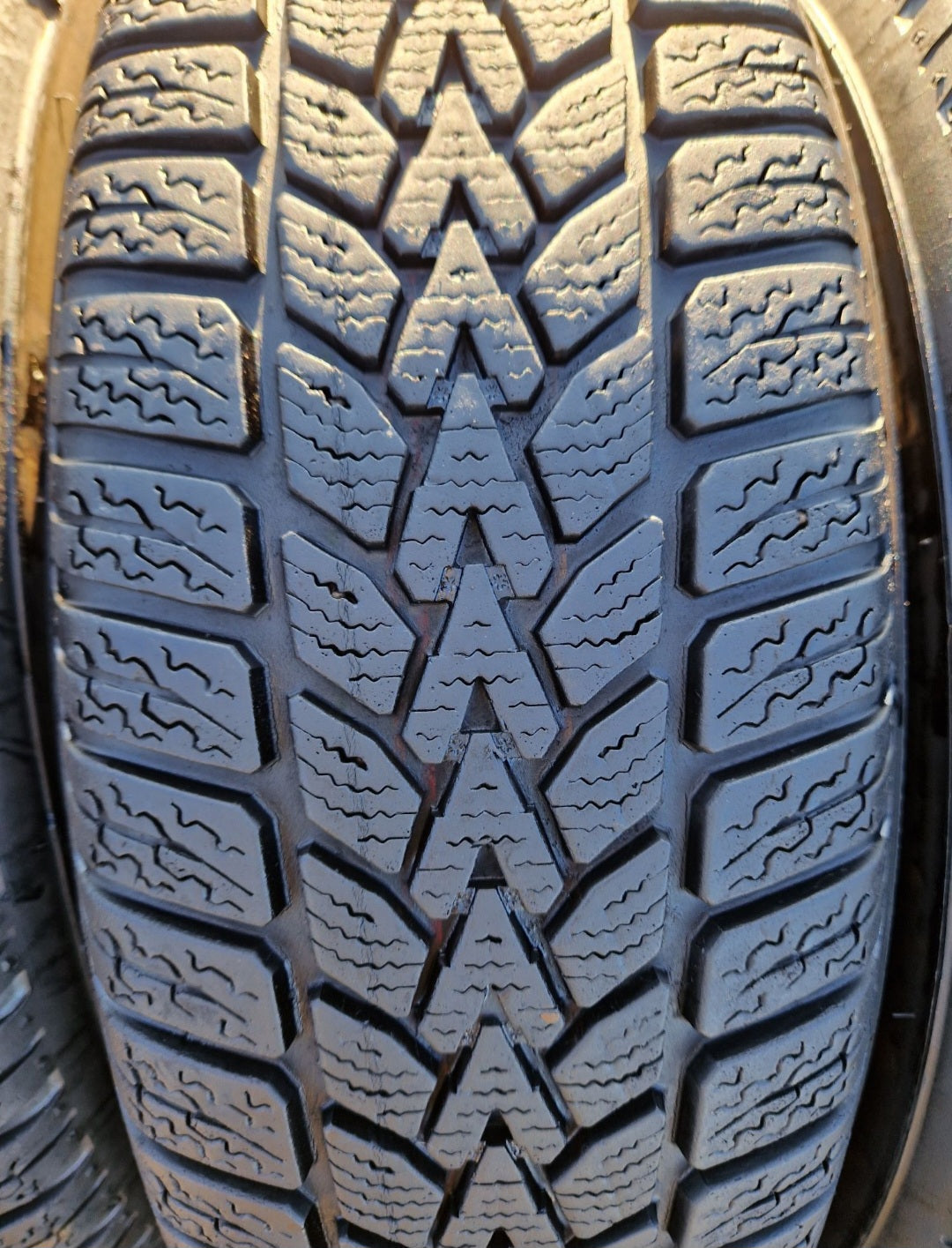 Opony zimowe Dunlop Response 2  175/65r15 (84T)