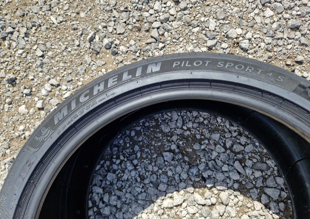 Opona letnia Michelin Pilot Sport 4S  265/35r21 (101Y) MO1A/AMG XL