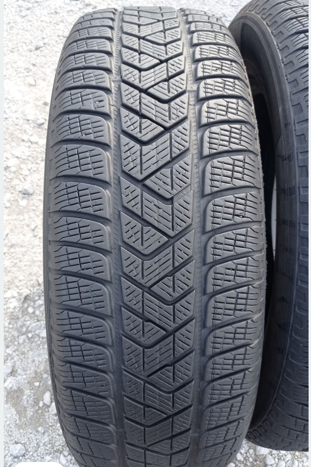 Opony zimowe Pirelli Scorpion Winter 215/65r17 (99H)