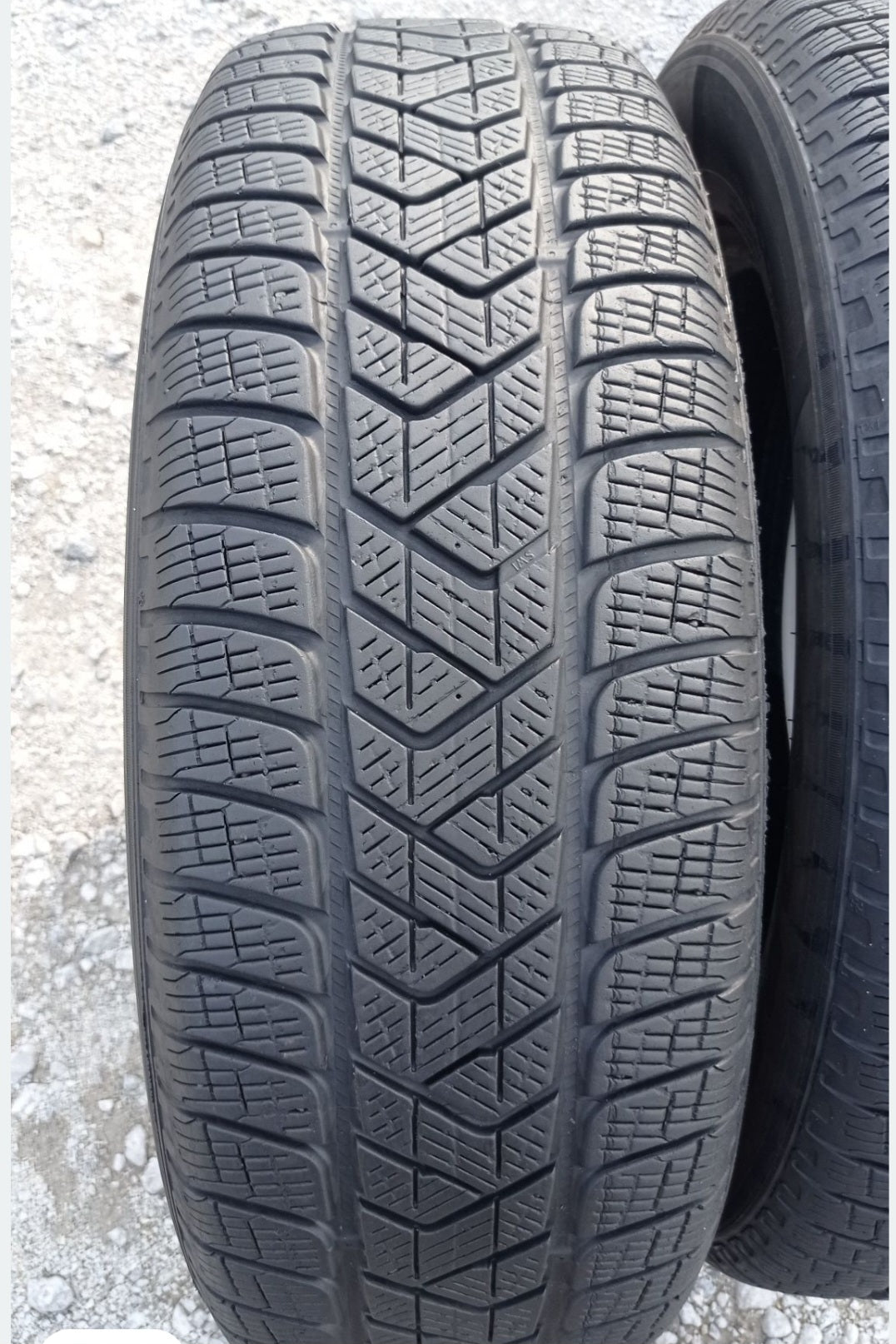 Opony zimowe Pirelli Scorpion Winter 215/65r17 (99H)