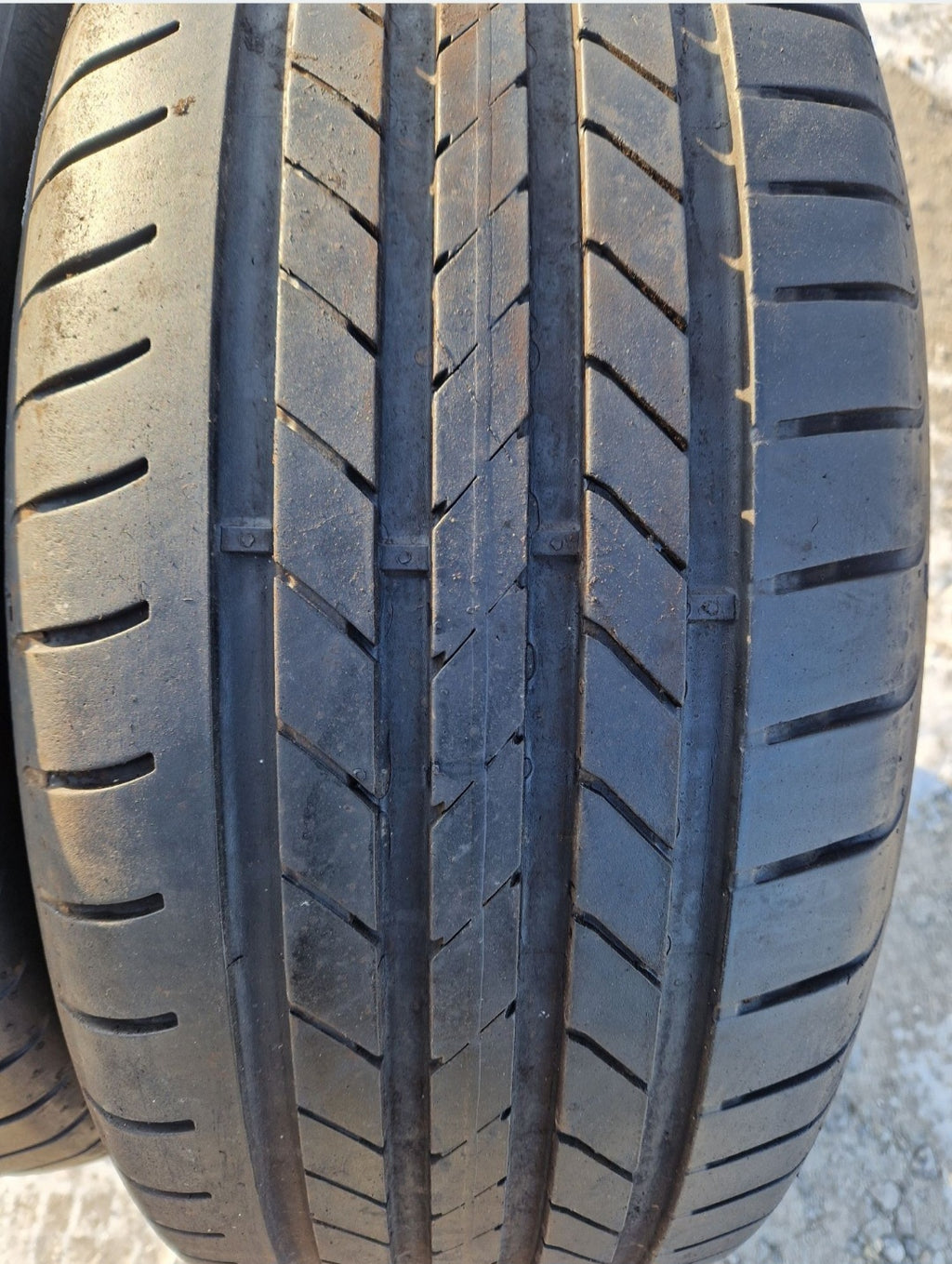 Opony letnie Goodyear Efficient Grip 235/45r19 (95V)XL /MOE/Run-Flat