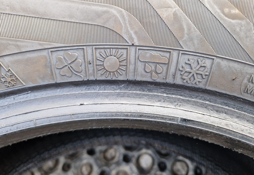 Opona Wielosezonowa Vredestein QuaTrac 215/65r16 (102V)XL