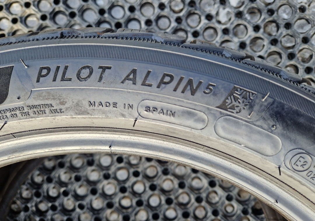 Opona zimowa Michelin Pilot Alpin 5  255/40r18 (99V) XL