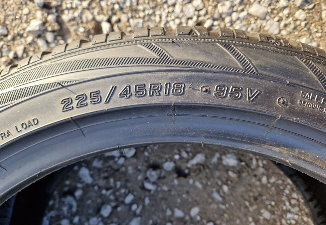 Opony zimowe Falken EuroWinter HS01  225/45r18 (95V) XL
