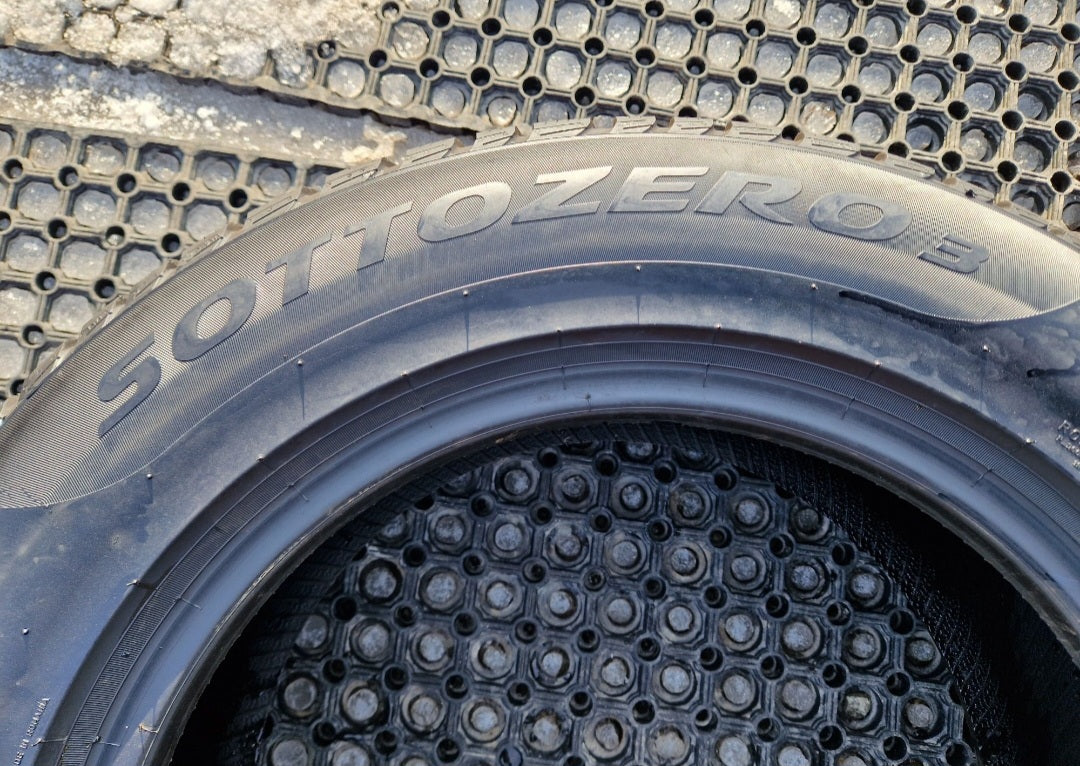 Opony zimowe Pirelli Sottozero 3 Winter 215/65r16 (95H) MO