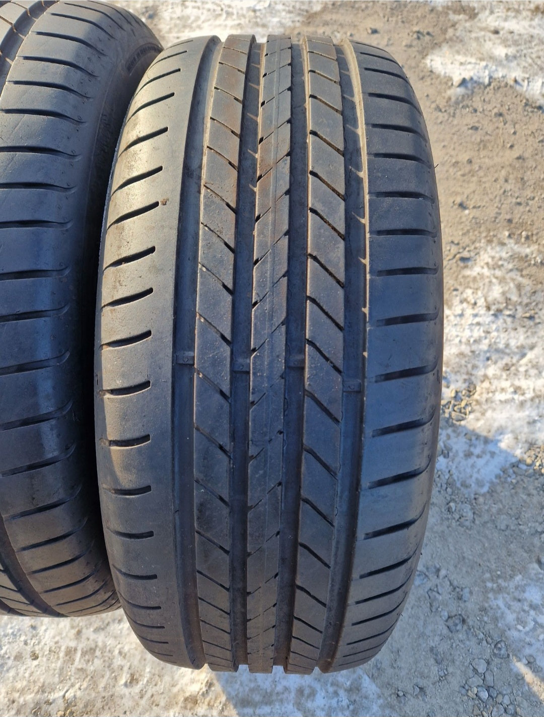 Opony letnie Goodyear Efficient Grip 235/45r19 (95V)XL /MOE/Run-Flat