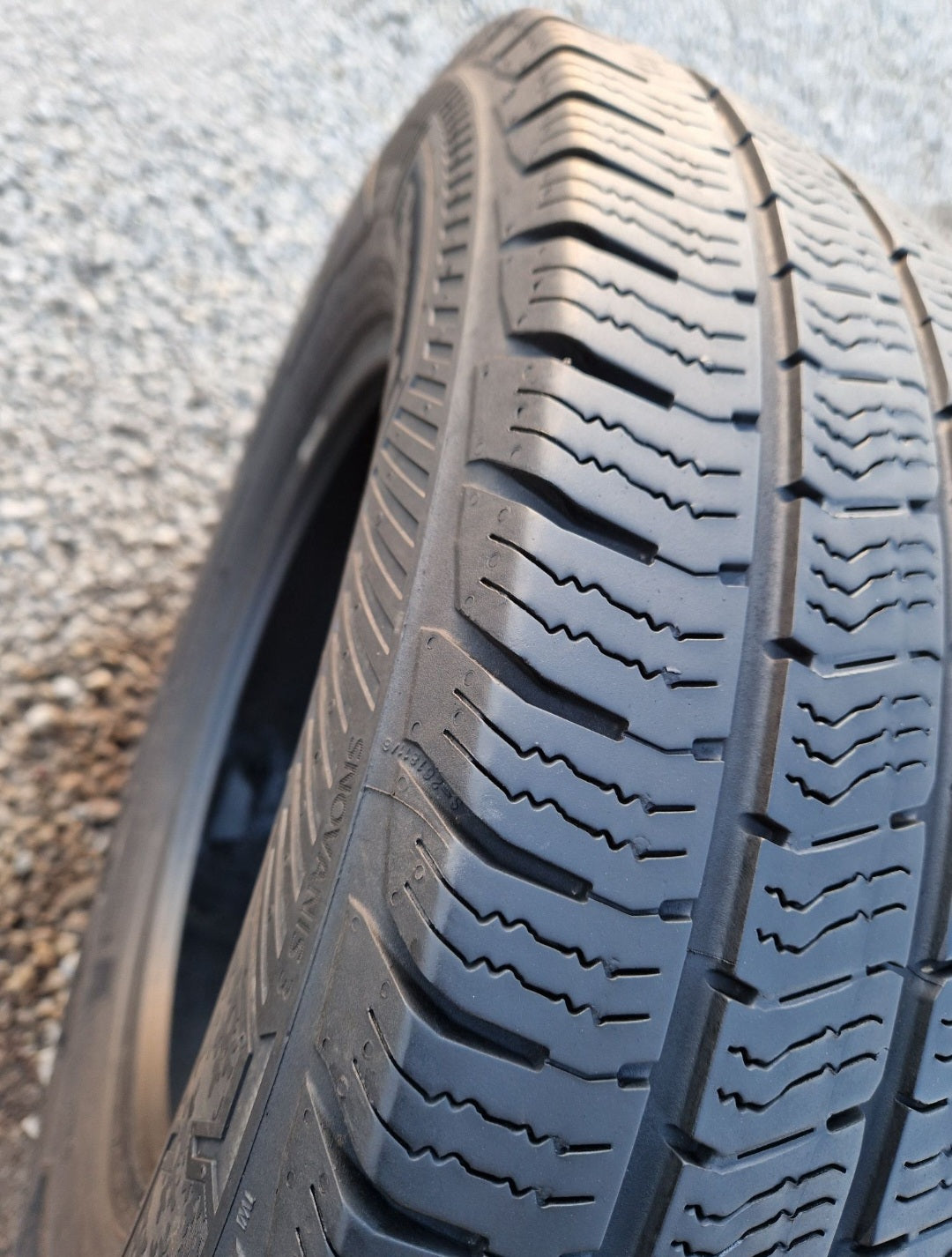 Opona zimowa Barum Snovanis 3  235/65r16C