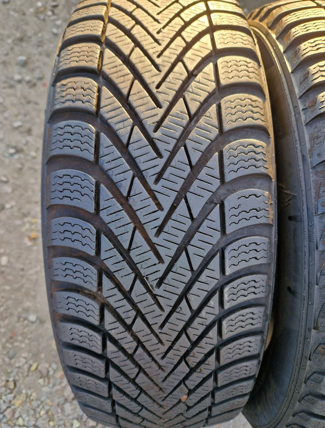 Opony zimowe Pirelli Cinturato Winter 185/55r15 (82T)