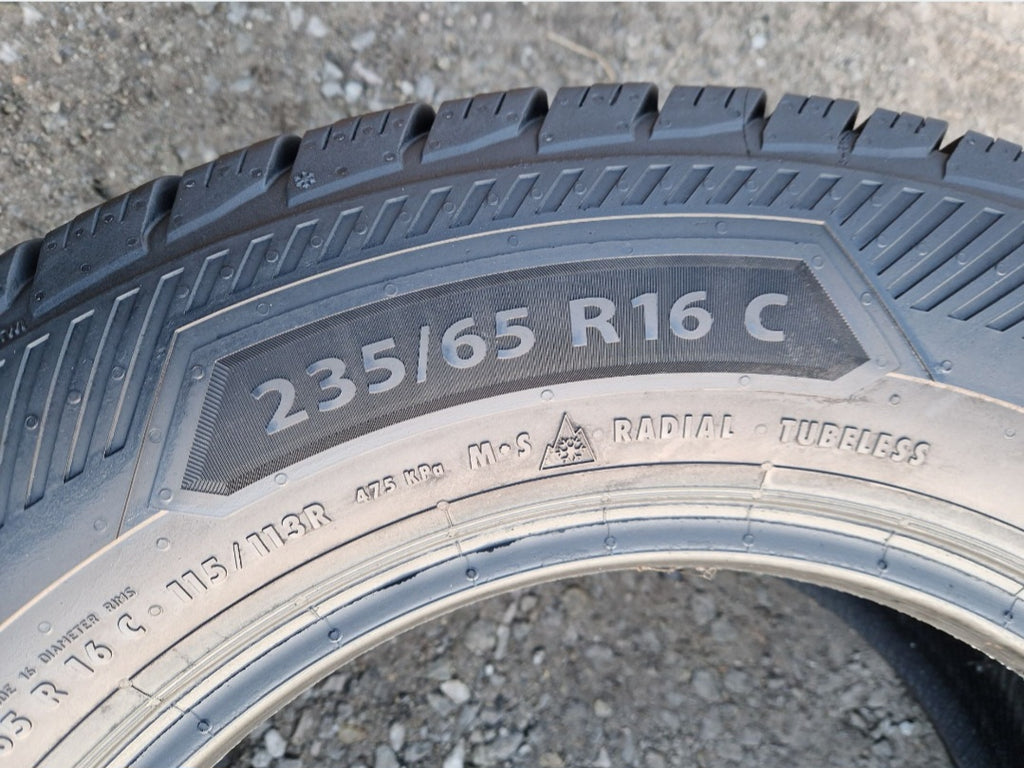 Opona zimowa Barum Snovanis 3  235/65r16C