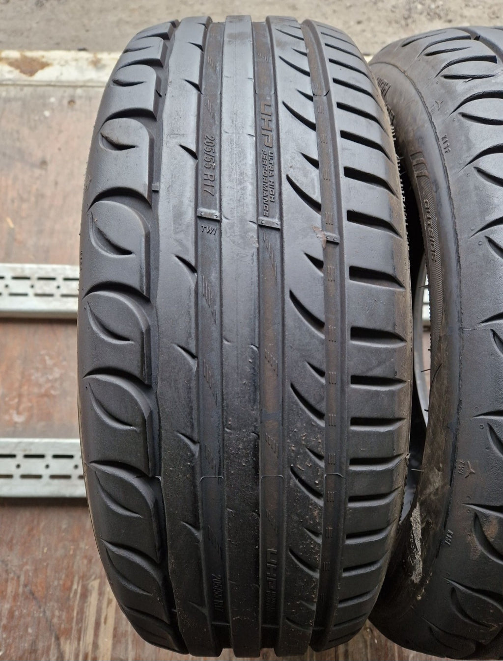 Opony letnie Kormoran UHP 205/55r17 (95W) XL