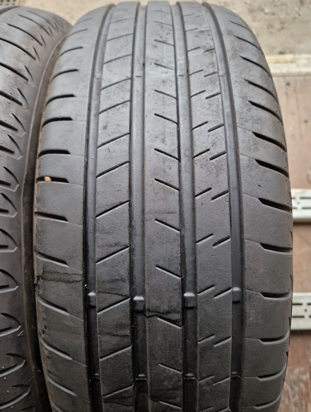 Opony letnie Bridgestone Alenza 001  225/60r18 (104W)