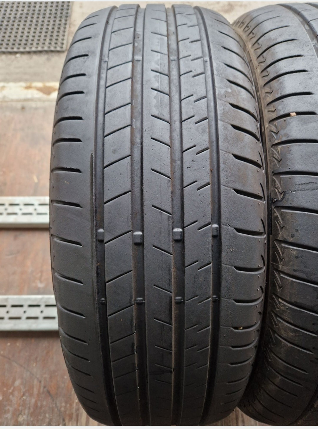 Opony letnie Bridgestone Alenza 001  225/60r18 (104W)