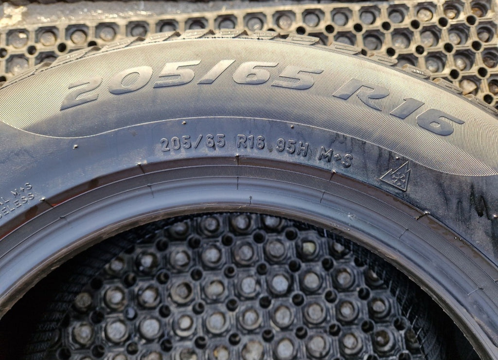 Opony zimowe Pirelli Sottozero 3 Winter 215/65r16 (95H) MO
