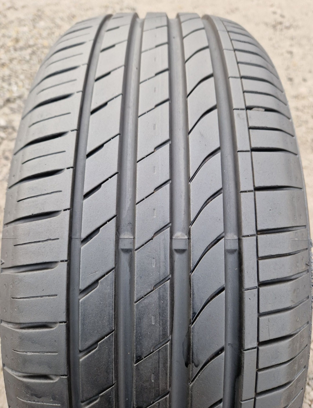 Opona letnia Nexen NFera SU1 205/50r17 (89V)