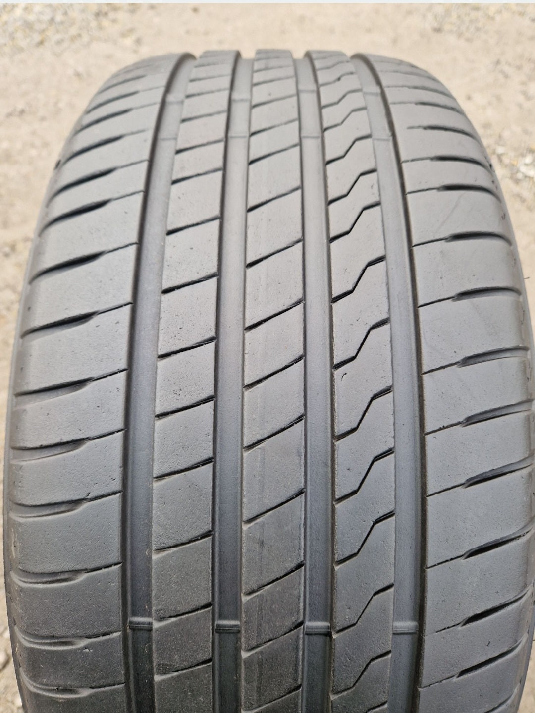 Opona letnia Firestone RoadHawk 255/45r18 (103Y)