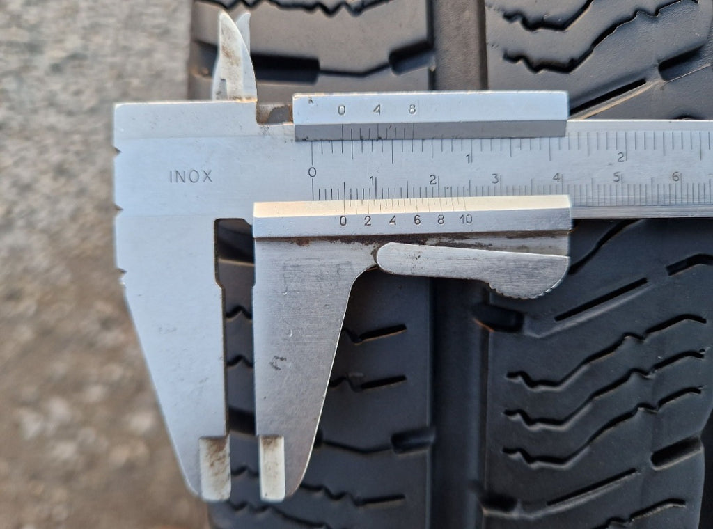 Opona zimowa Barum Snovanis 3  235/65r16C