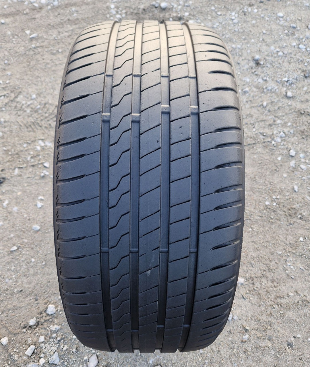 Opona letnia Firestone RoadHawk 245/40r19 (98Y) XL