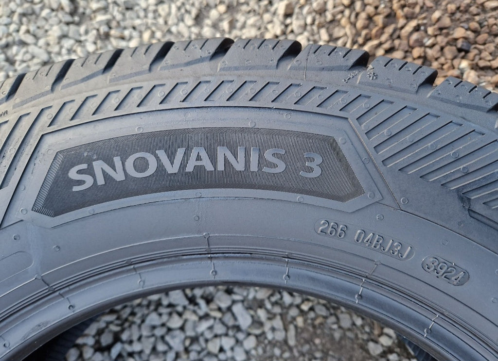 Opona zimowa Barum Snovanis 3  235/65r16C