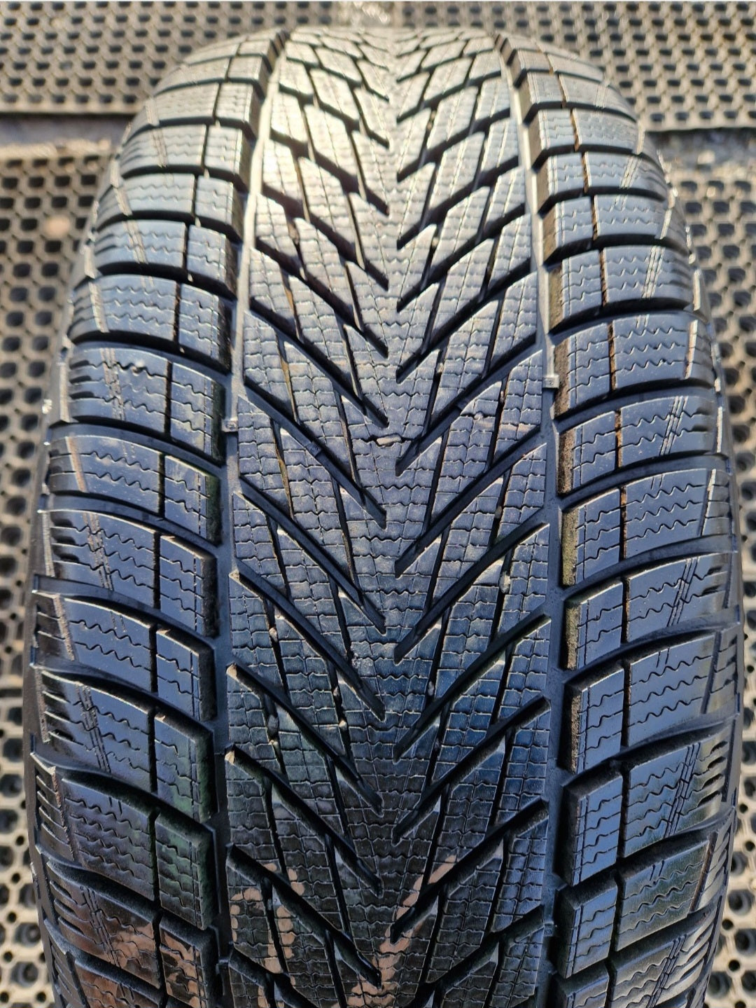 Opona zimowa Goodyear UltraGrip Performance 3  225/50r18(99V)XL