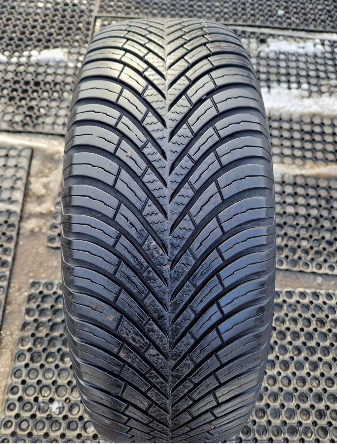 Opona Wielosezonowa Vredestein QuaTrac 215/65r16 (102V)XL
