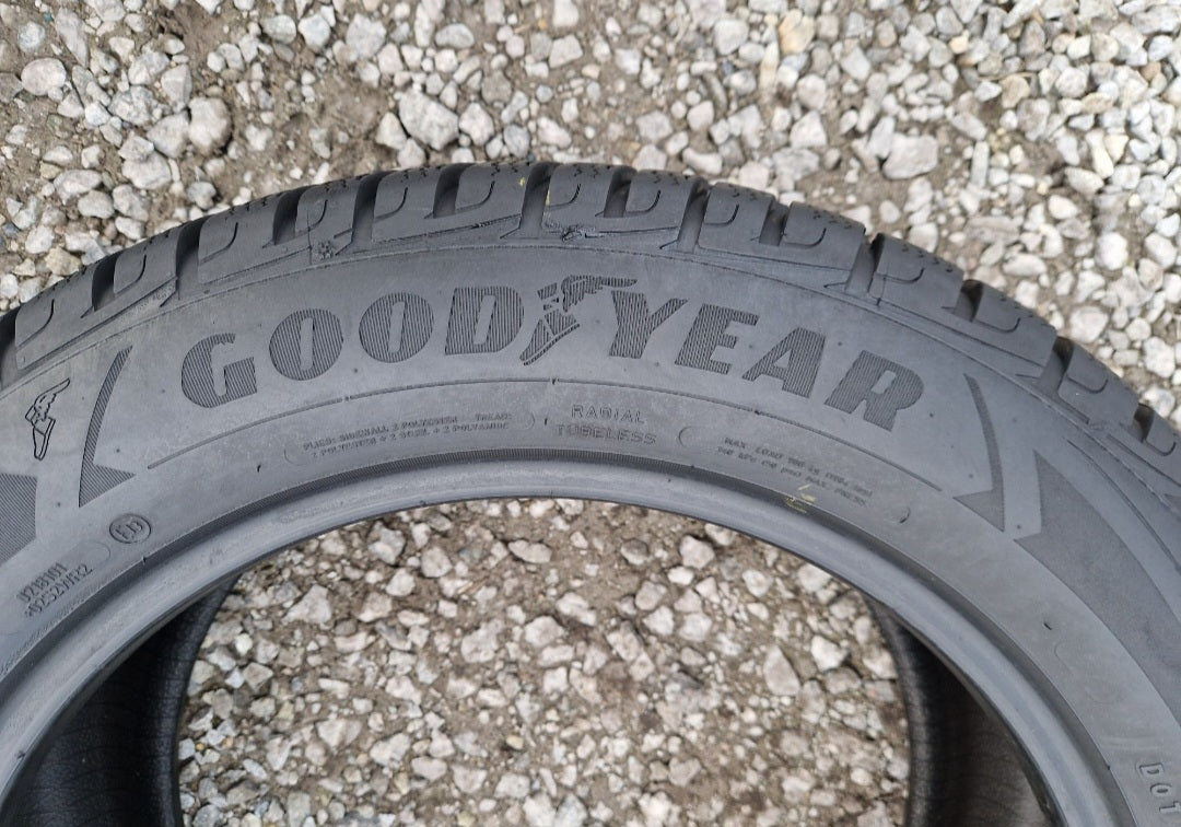 Opony zimowe Goodyear UltraGrip Performance  235/55r18 (104H) XL AO