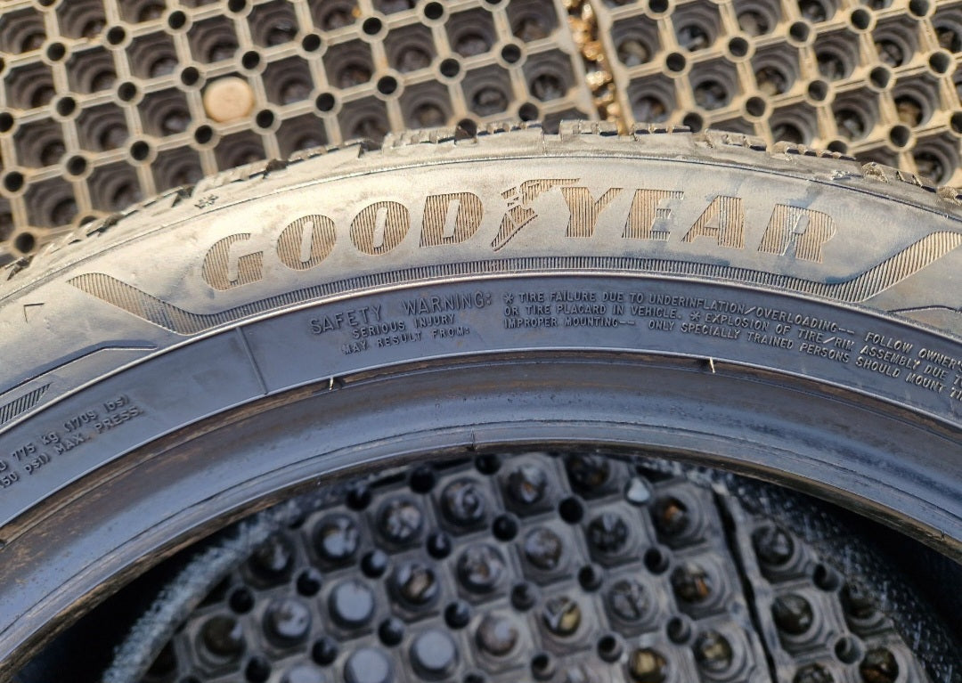Opona zimowa Goodyear UltraGrip Performance 3  225/50r18(99V)XL