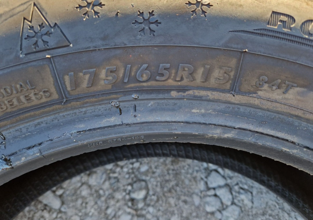 Opony zimowe Dunlop Response 2  175/65r15 (84T)