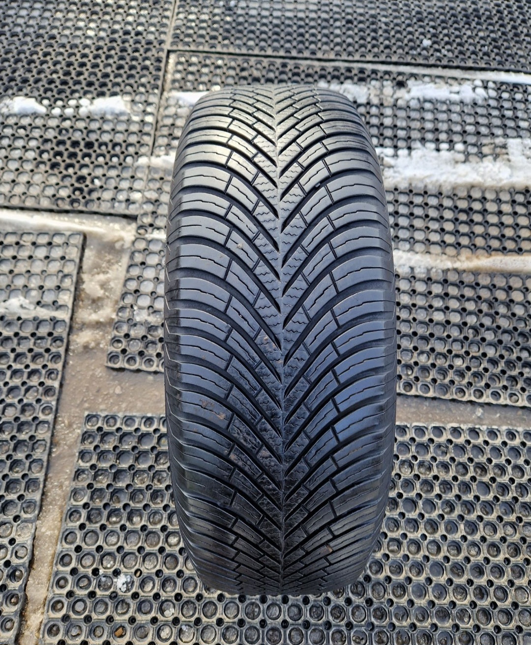 Opona Wielosezonowa Vredestein QuaTrac 215/65r16 (102V)XL