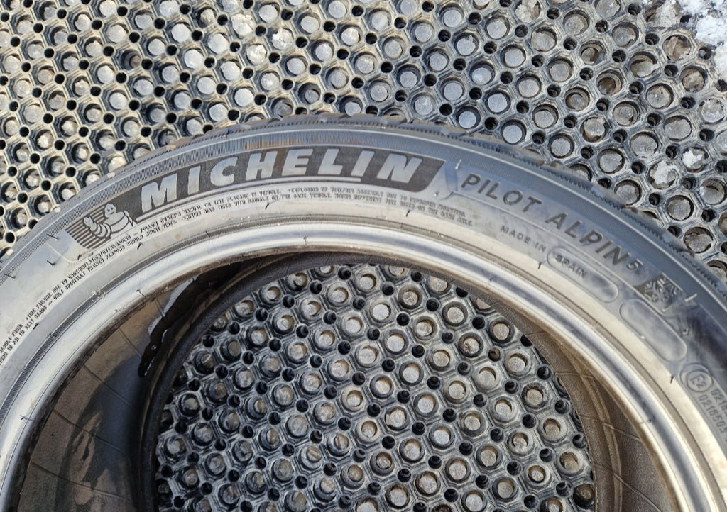 Opona zimowa Michelin Pilot Alpin 5  255/40r18 (99V) XL