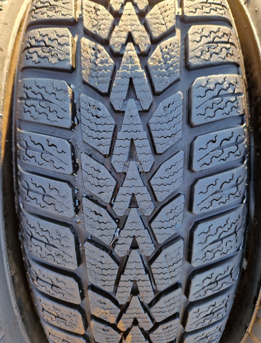 Opony zimowe Dunlop Response 2  175/65r15 (84T)