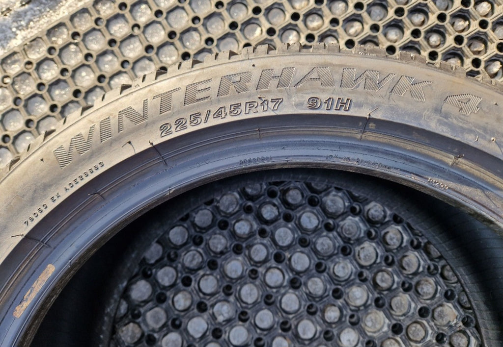 Opona zimowa Firestone WinterHawk 4  225/45r17 (91H)