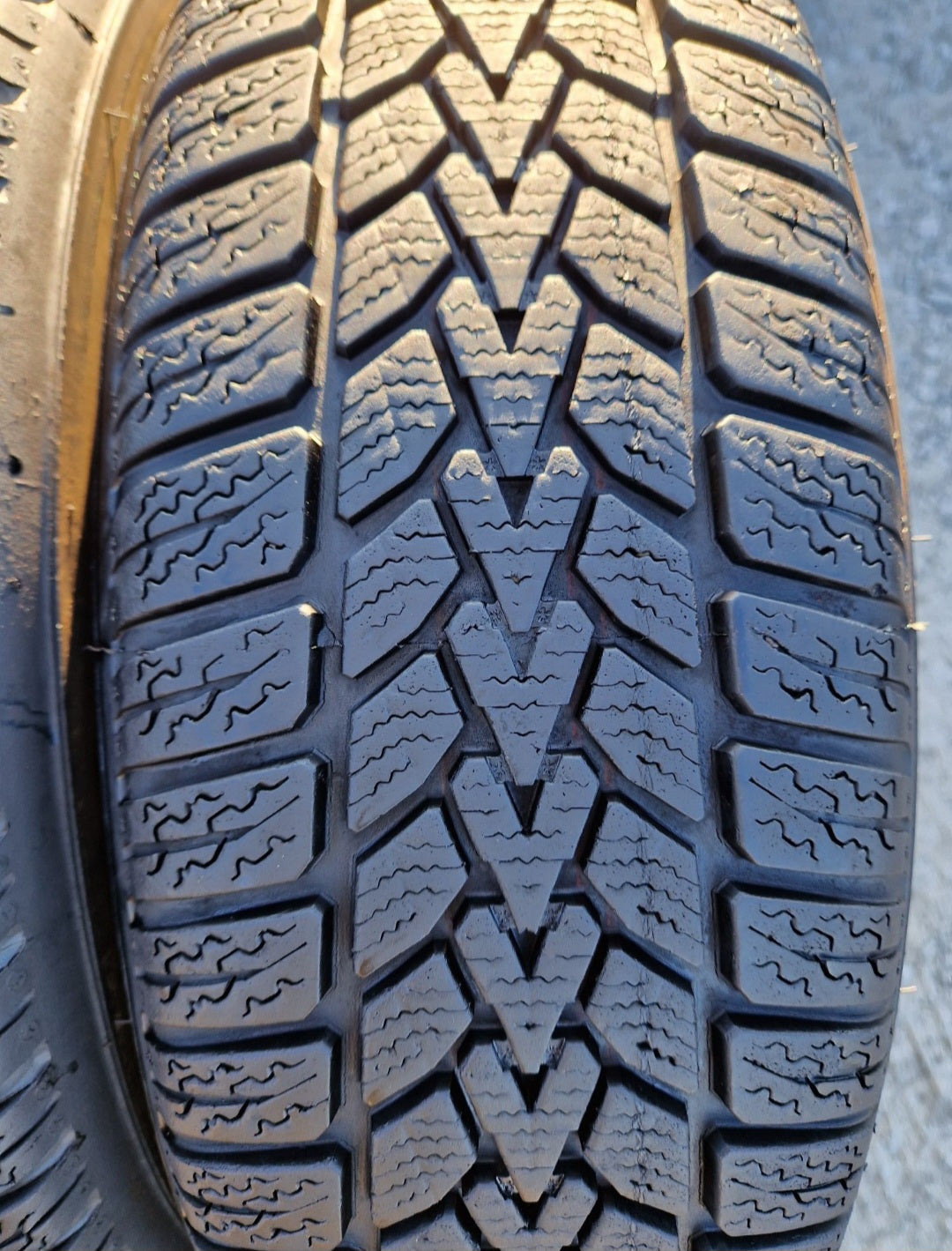 Opony zimowe Dunlop Response 2  175/65r15 (84T)
