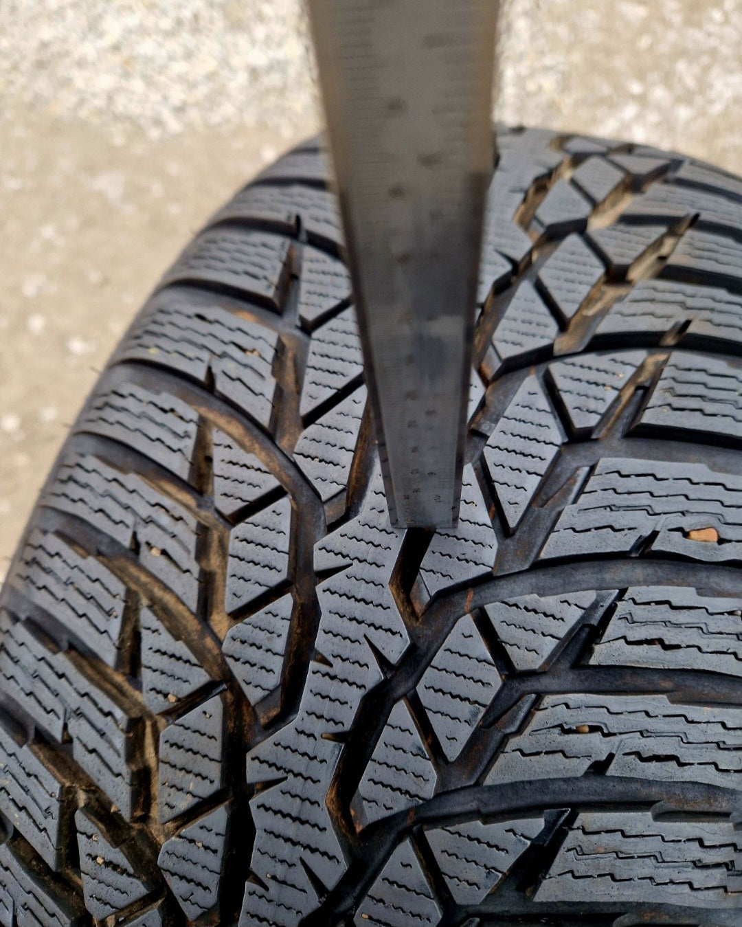 Opony zimowe Nokian WRd4  225/45r17 (94V) XL
