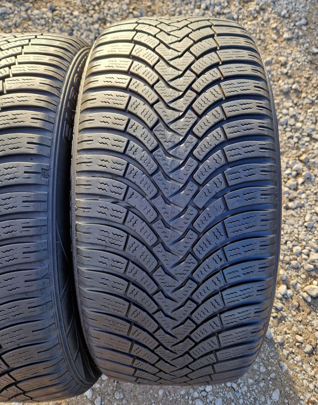 Opony zimowe Falken EuroWinter HS01  225/45r18 (95V) XL