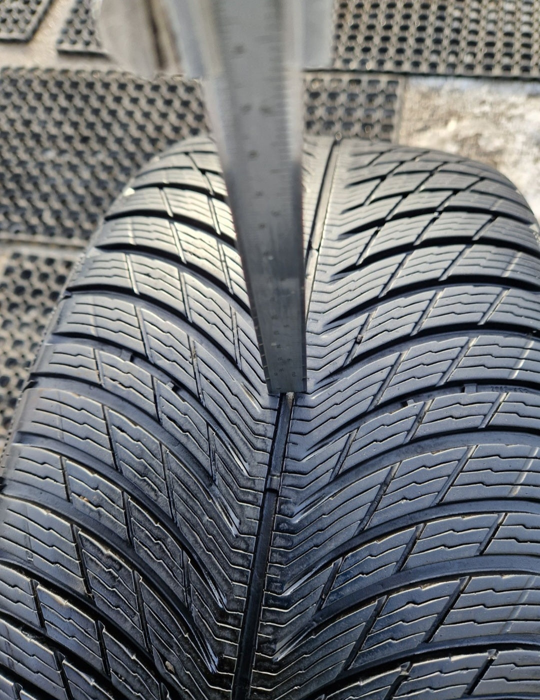 Opona zimowa Michelin Pilot Alpin 5  255/40r18 (99V) XL